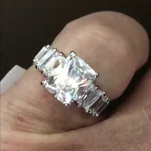 Size 7 dress ring, beautiful cz crystals.
